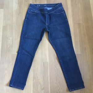 Levi’s Size 31 Pull On Jean